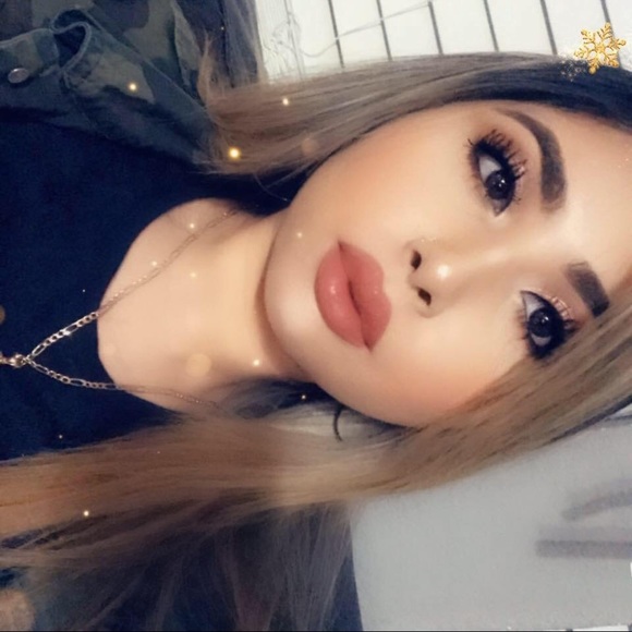 Meet your Posher, Lesly - Picture 1 of 1